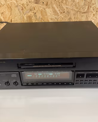 Lettore CD Onkyo DX-6750