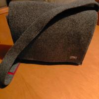 borsa in lana cotta grigia della Onyx jeans 