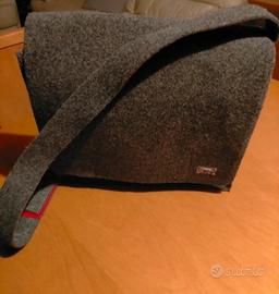 borsa in lana cotta grigia della Onyx jeans 