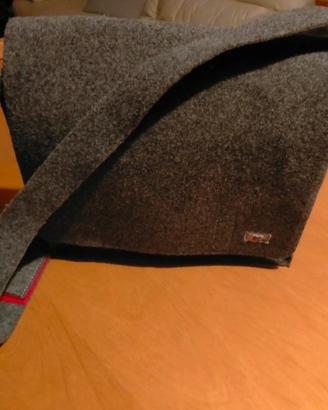 borsa in lana cotta grigia della Onyx jeans 