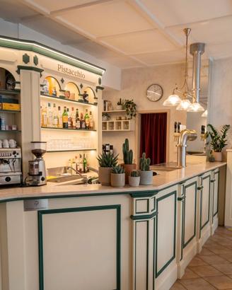 ARREDAMENTO BAR- banco bar, sedie, tavoli, frighi