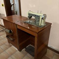 Necchi Supernova BF (anni 50) con mobile originale