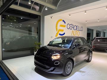 FIAT 500 1.0 Hybrid icon tua da €189,00 mensili