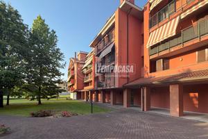 LUMINOSO TRILOCALE CON BALCONE, BOX AUTO E CANTINA