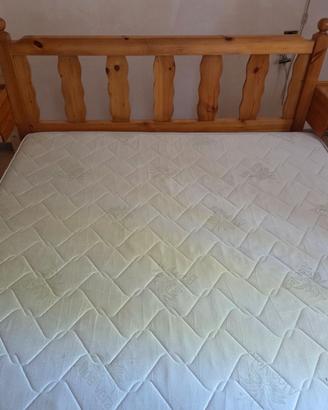 CUCINOTTO - LETTO MATRIMONIALE- SETTIMINO - TAVOLO