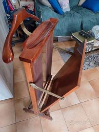 Servo muto appendiabiti in legno massello.