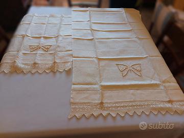 Set 2 Asciugamani in Puro Lino ricamatomano nuovo