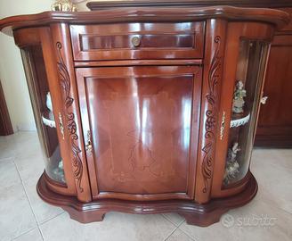 mobile antico ingresso con vetrine laterali €150 