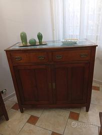 Coppia mobili restaurati