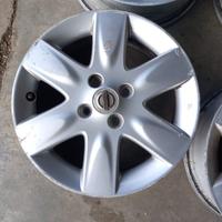 Cerchi in lega Nissan Micra k12 diametro 15”