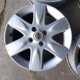 Cerchi in lega Nissan Micra k12 diametro 15”