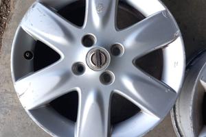 Cerchi in lega Nissan Micra k12 diametro 15”
