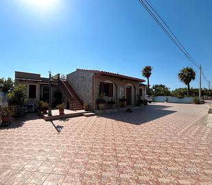 Noto - Villa indipendente con terreno c.da San Lor