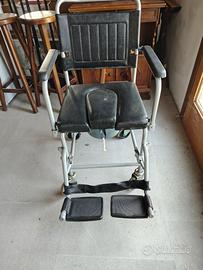 SEDIA COMODA CON RUOTE E PEDANE