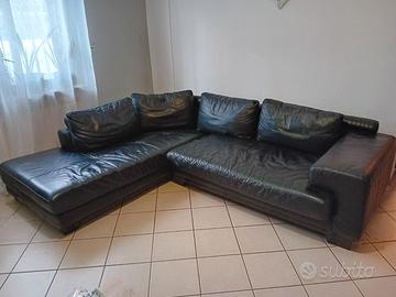 Divano angolare in pelle
