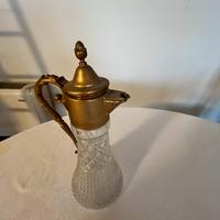 Caraffa antica in vetro