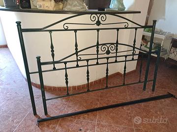 Letto matrimoniale in ferro battuto 