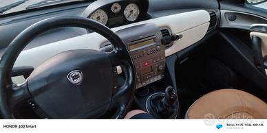 Lancia Ypsilon 1.2 16v platino