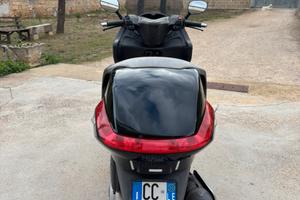 Piaggio X8 2005