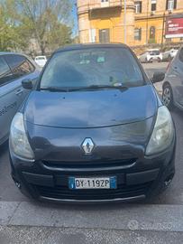 Renault Clio nera