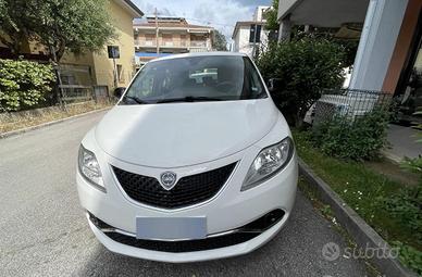 Lancia ypsilon 1.2 benzina/gpl