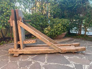 antica morsa verticale da falegnameria in legno