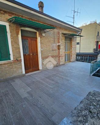 2 LOCALI A FOLIGNO