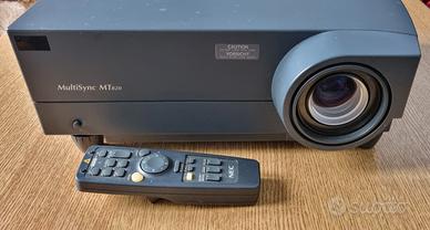 Proiettore NEC MT820G