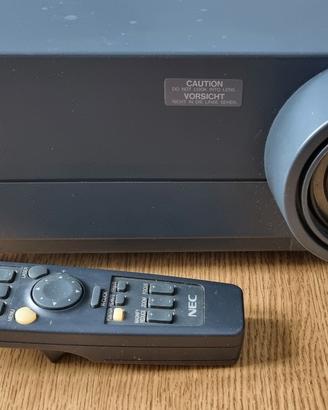 Proiettore NEC MT820G