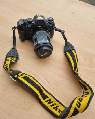 Nikon f 501 con obbiettivo  AF 35-105mm vintage 