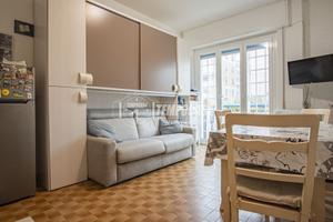 MONOLOCALE LUNGOMARE CHIAVARI