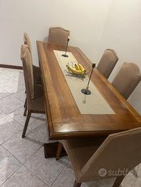 Tavolo da pranzo in legno con 6 sedie