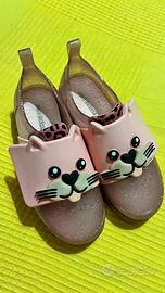 Scarpe Melissa con odore