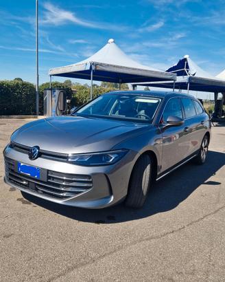 VW Passat 2.0 TDI 150 CV SCR DSG Business - 8060km