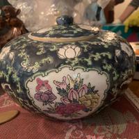 Vaso cinese con coperchio