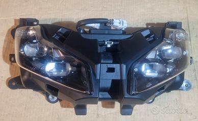 faro anteriore yamaha T max 560 