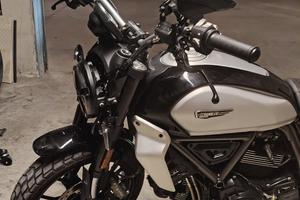 Ducati scrambler 800 incidentata 