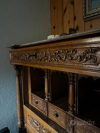 Mobile con scomparto segreto