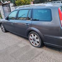 AUTO FORD MONDEO R E G A L O