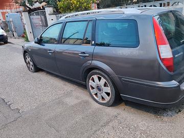 AUTO FORD MONDEO R E G A L O