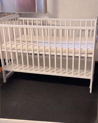 White Wooden Baby Cot Bed with Adjustable bed