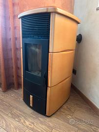 Stufa a  pellet Ecoteck Ravelli