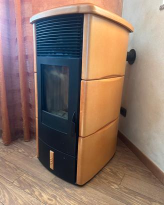 Stufa a  pellet Ecoteck Ravelli