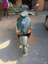 VESPA ET4  125