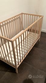 Lettino per bambini con materasso