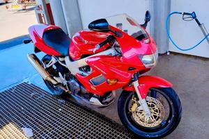 VTR 1000F