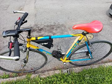 Bicicletta huni uomo tutto apposto