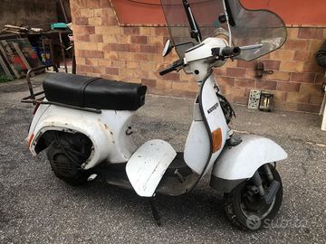 Vespa 50 N bianca