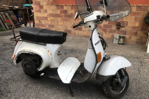 Vespa 50 N bianca