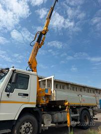 autocarro con gru fl7 volvo